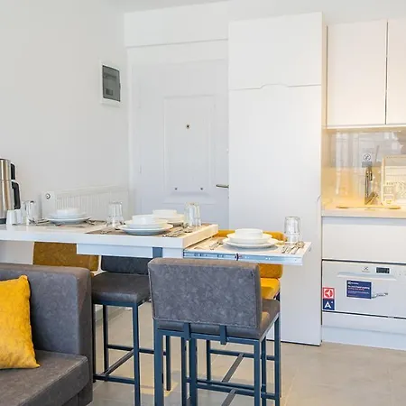 Midpoint * فتحية