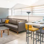 Midpoint Apartment *