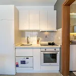 Apartment Midpoint *