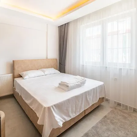 Midpoint Apartman