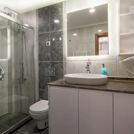 Midpoint Apartament *